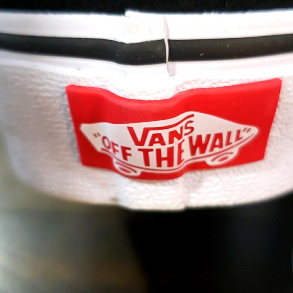 Vans - Picture 9 of 9